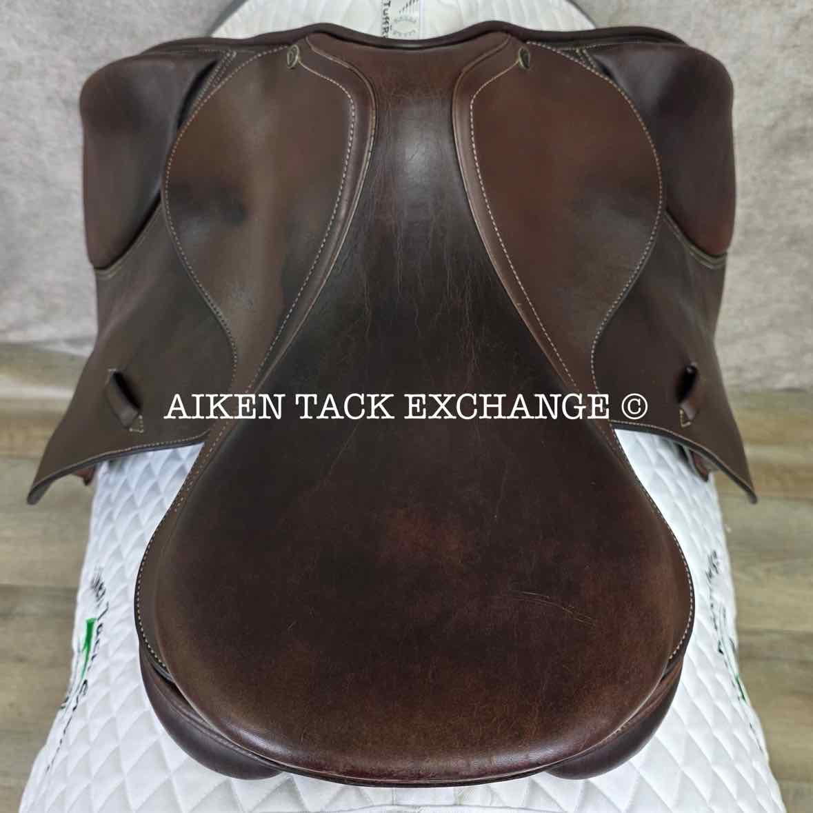Circuit by Dover Saddlery Close Contact Jump Saddle, 17" Seat, Medium Tree, Foam Panels