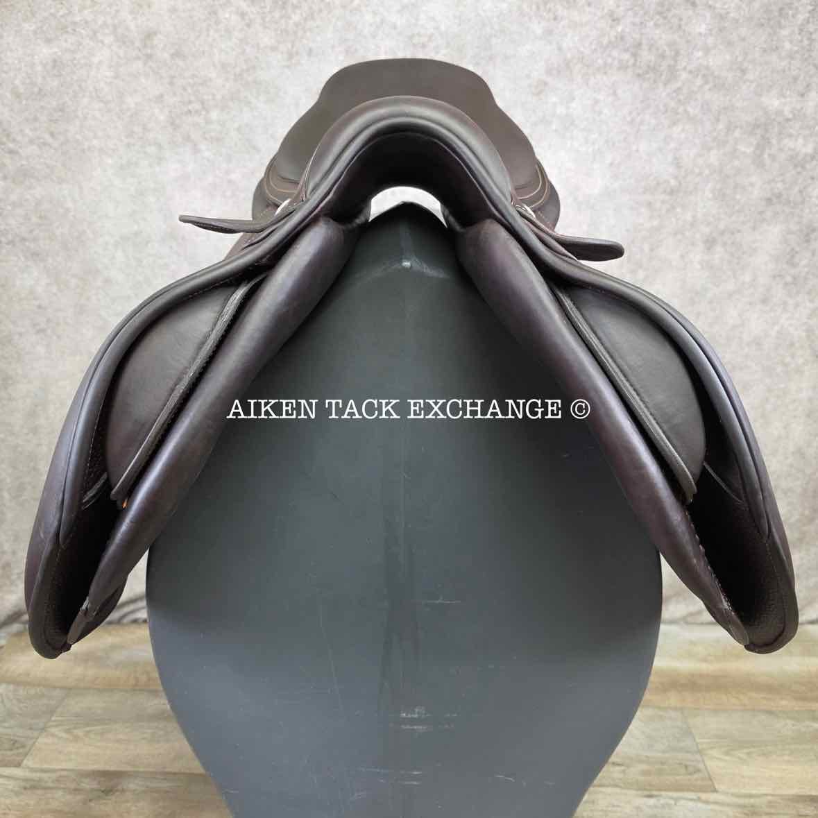 2024 CWD SE01 Close Contact Jump Saddle, 17" Seat, 3CH Flap, Medium Tree, Foam Panels, Full Buffalo Leather
