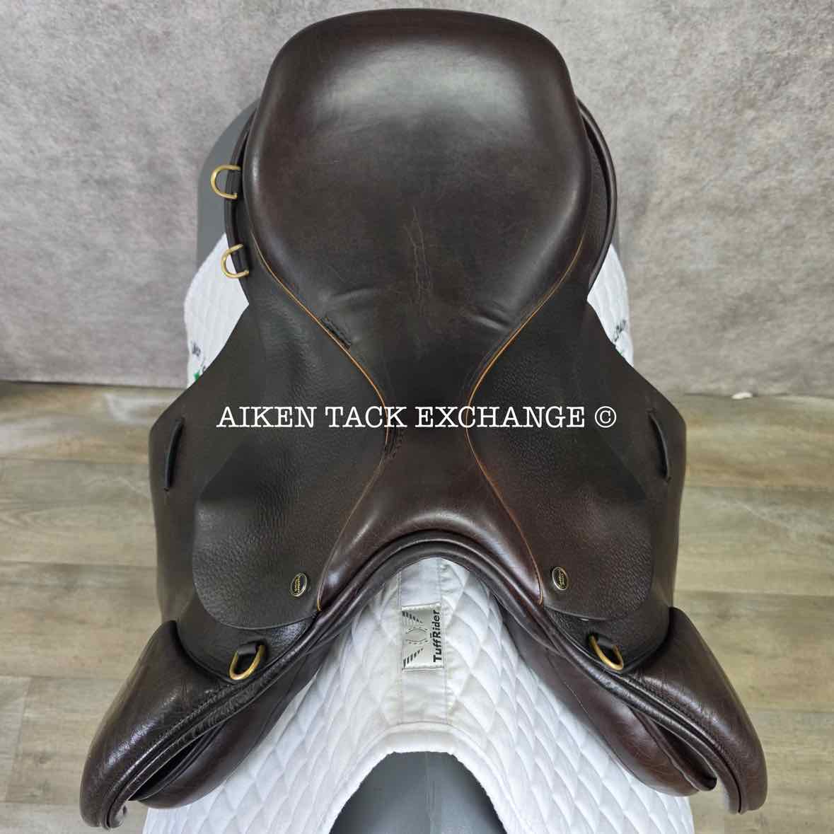 **SOLD** 2007 Saddler's Bench Killington III Jump Saddle, 17.5" Seat. Medium Wide Tree, Wool Flocked Panels
