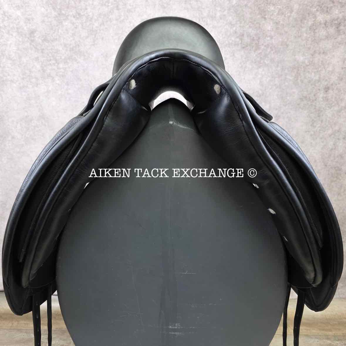 2013 Lovatt & Ricketts Berkeley Dressage Saddle, 17" Seat, M/MW Tree, Wool Flocked Panels