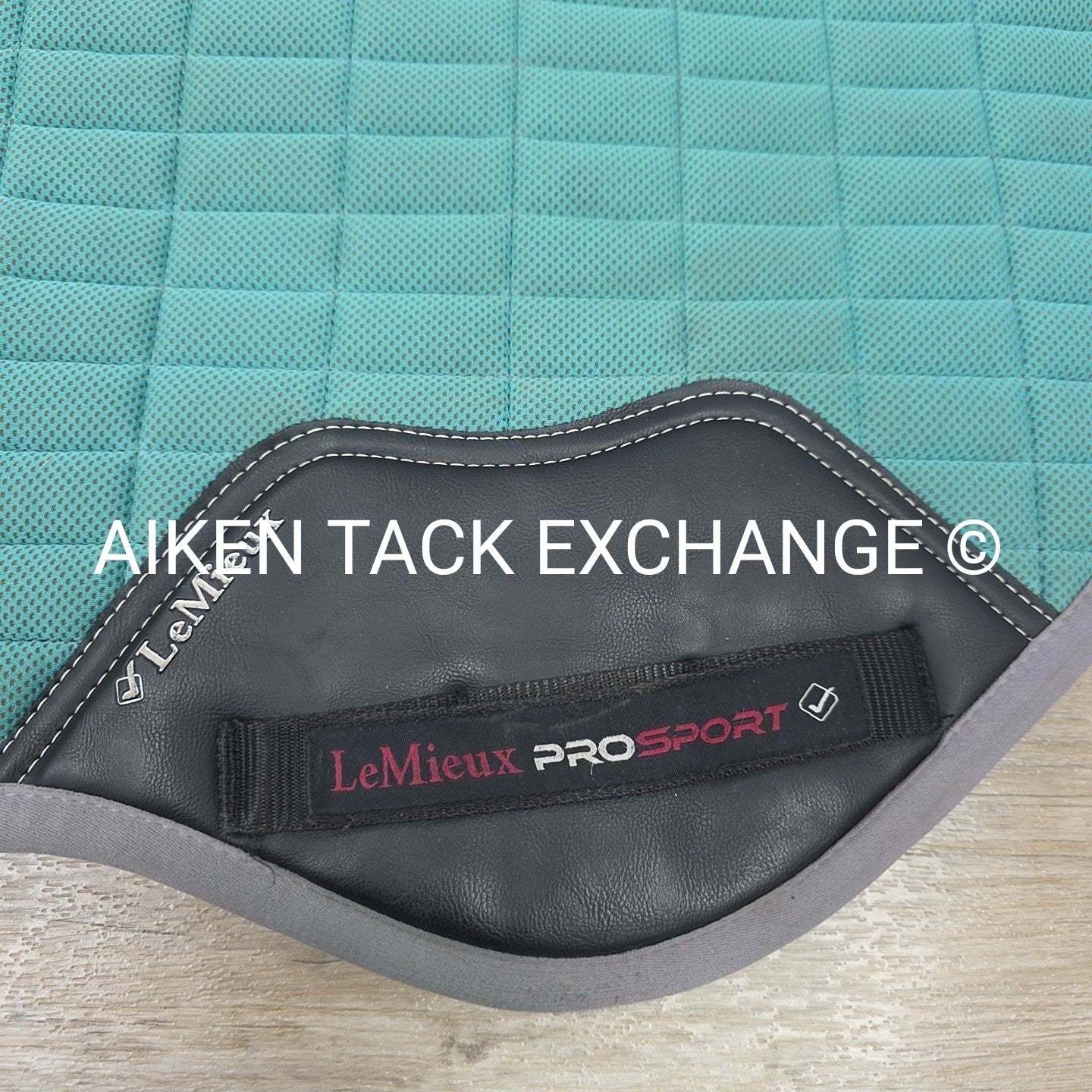 LeMieux Close Contact Square Jump Saddle Pad, Large