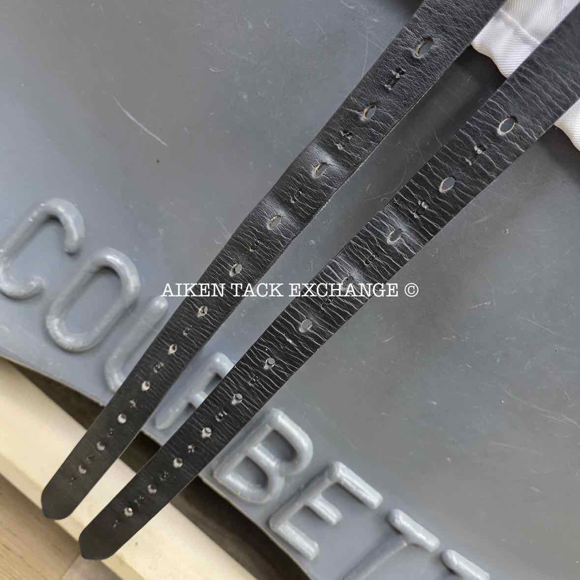 Anky Dressage Saddle, 17" Seat, Medium Wide Tree, Wool Flocked Panels