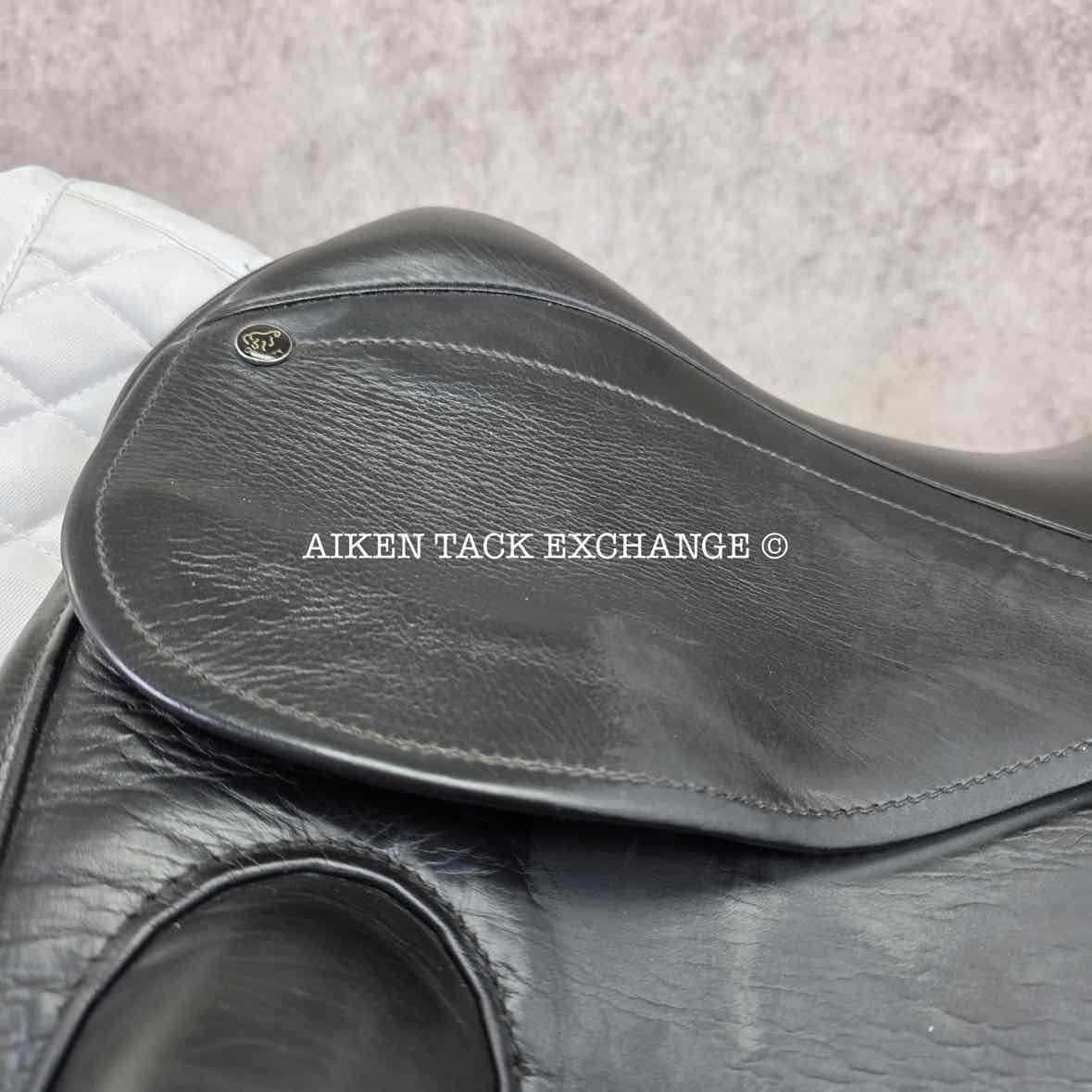 2015 County Perfection Dressage Saddle, 17.5" Seat, Medium Tree, Wool Flocked Panels
