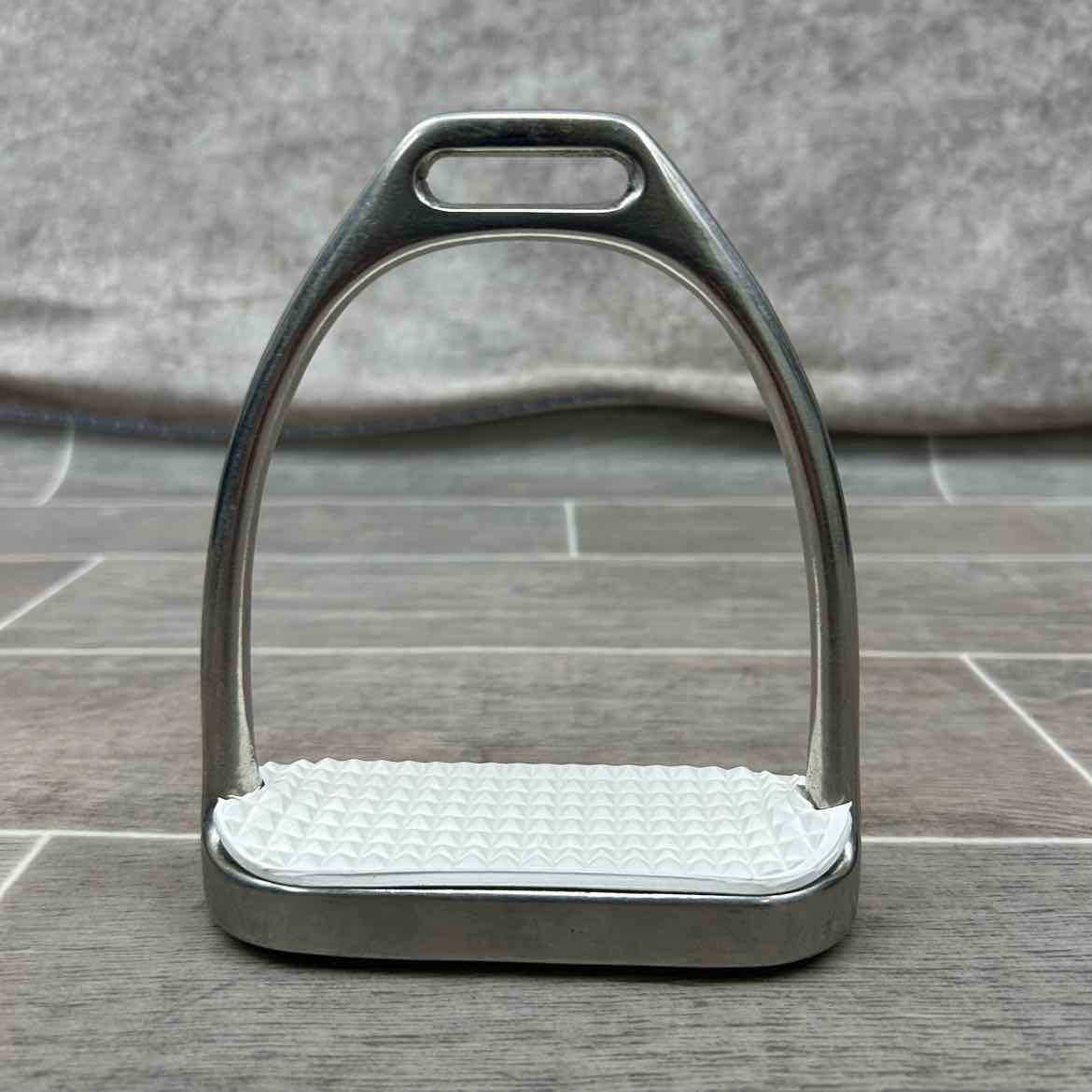 Fillis Stirrup Irons 4.25"