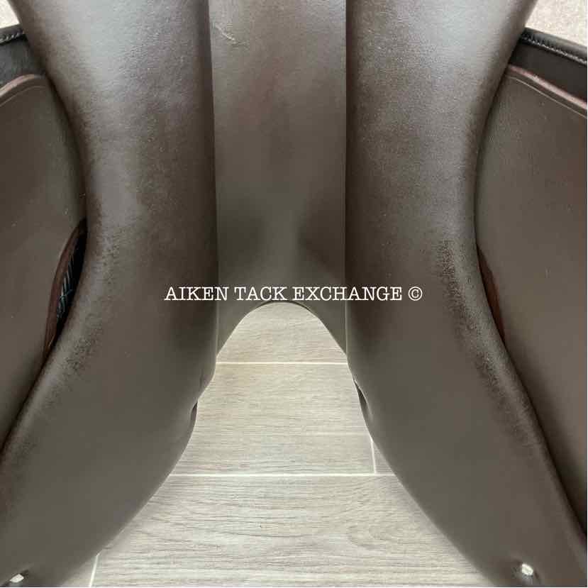 **On Trial** Adam Ellis Chloe Close Contact Jump Saddle, 17" Seat, Medium Wide Tree, Foam Panels