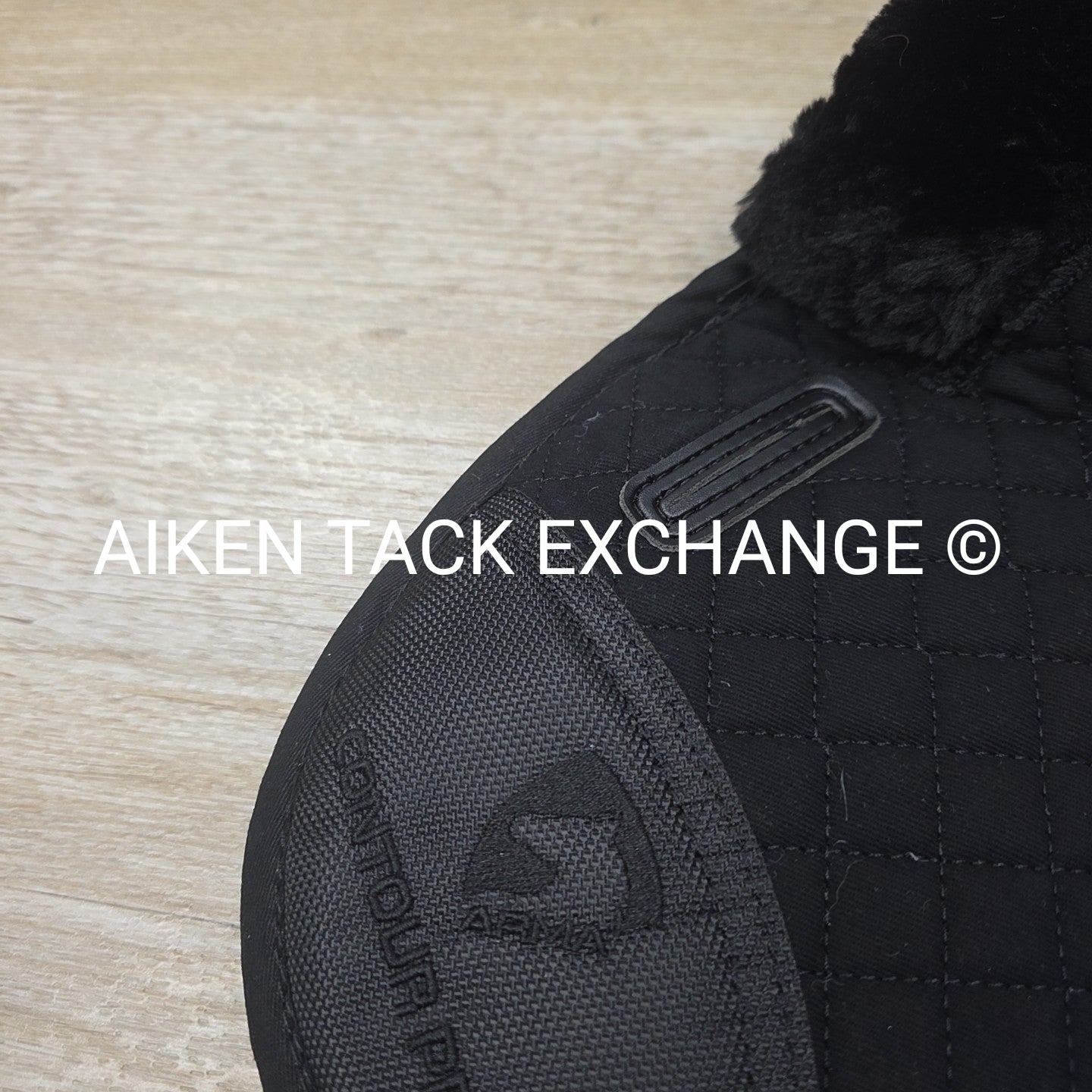 Shires Arma Contour Pro Half Pad, Size 17" - 18"