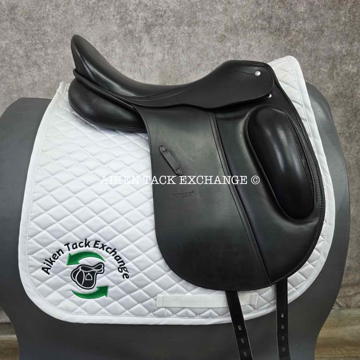 **SOLD** 2023 Passier Evo-D Monoflap Dressage Saddle, 17.5" Seat, Medium Wide Tree, Wool Flocked Panels
