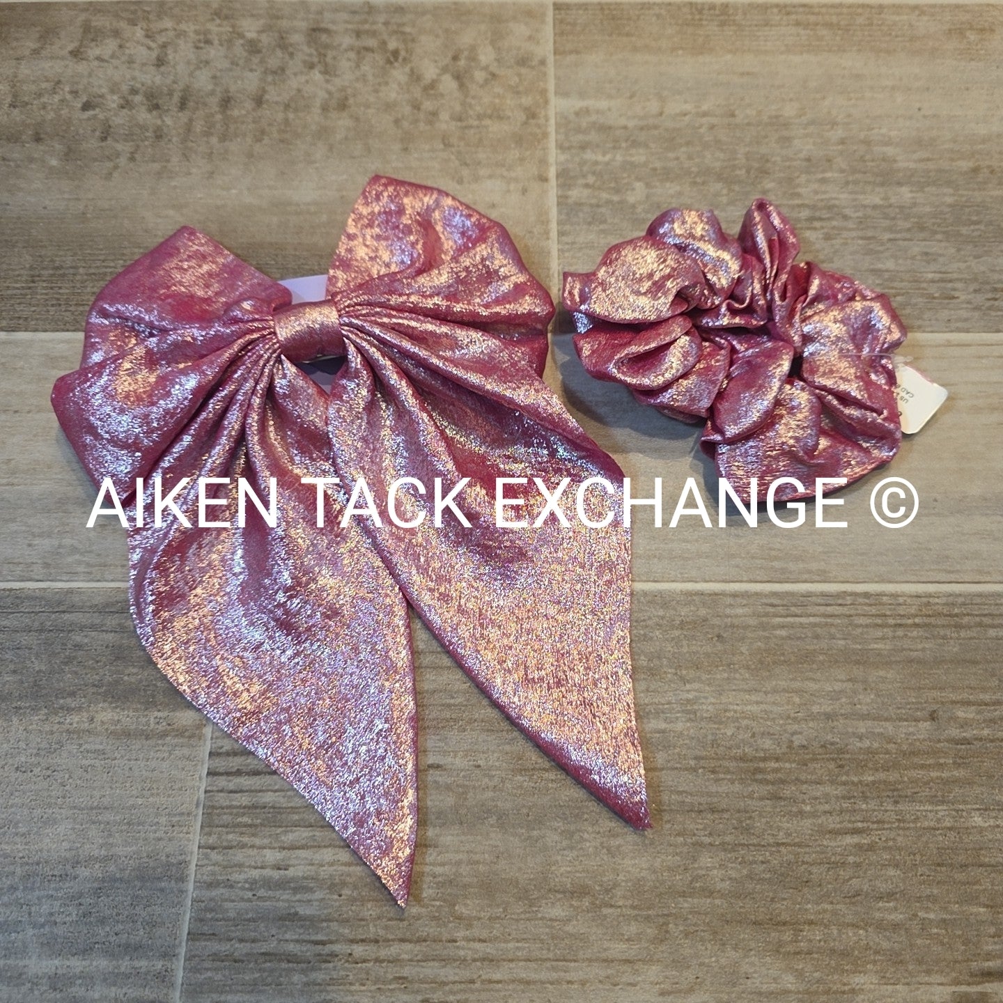 Claire's Hair Bundle - 1 Scrunchie, 1 Hair Clip