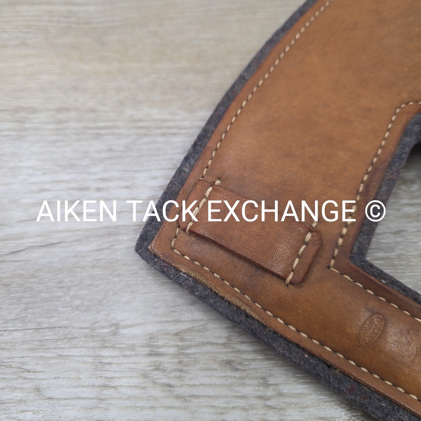 Maycraft Felt & Leather Trailer Head Bumper