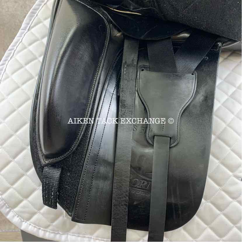 **SOLD** Borne DS Flexion Dressage Saddle, 17.5" Seat, Medium Tree, Wool Flocked Panels