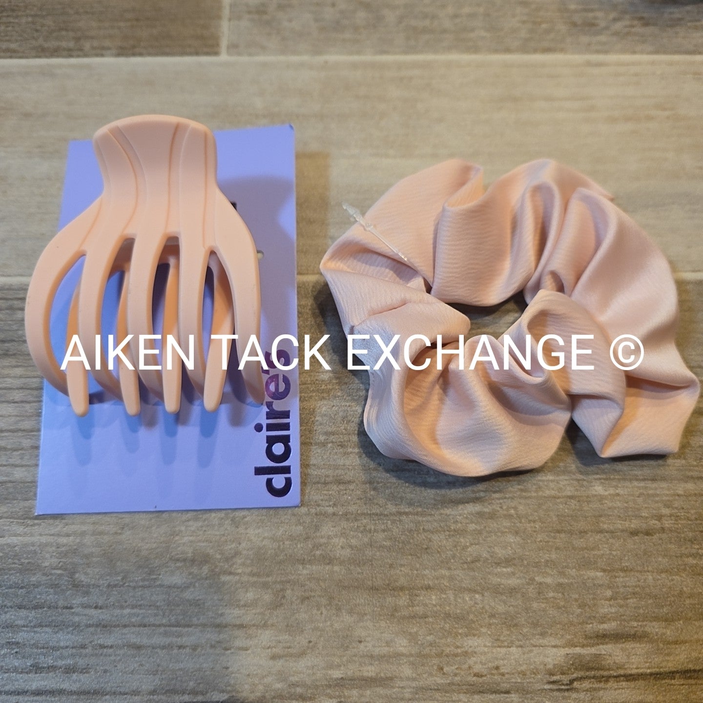 Claire's Hair Bundle - 1 Claw Clip, 1 Scrunchie