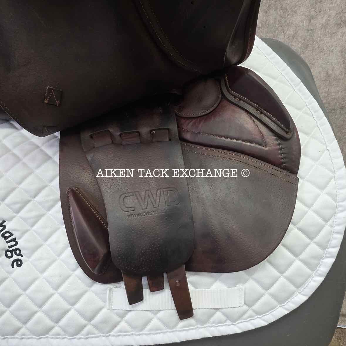 2016 CWD SE03 Close Contact Jump Saddle, 17" Seat, 2L Flap, Medium Wide Tree, Foam Panels