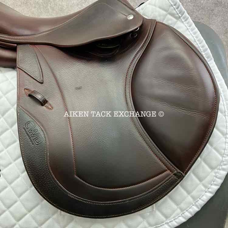 **SOLD** 2012 CWD SE02 Close Contact Jump Saddle, 17" Seat, 2C Flap, Medium Tree, Foam Panels, Full Buffalo Leather