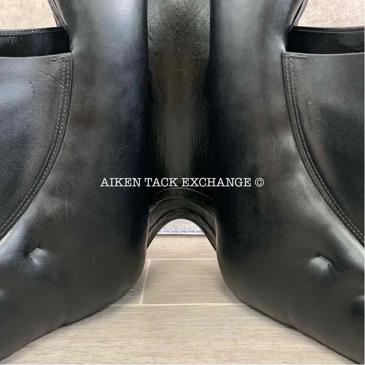 **SOLD** 2000 Prestige Dressage 2000 Saddle, 17.5" Seat, 34 Tree - M/MW, Wool Flocked Panels