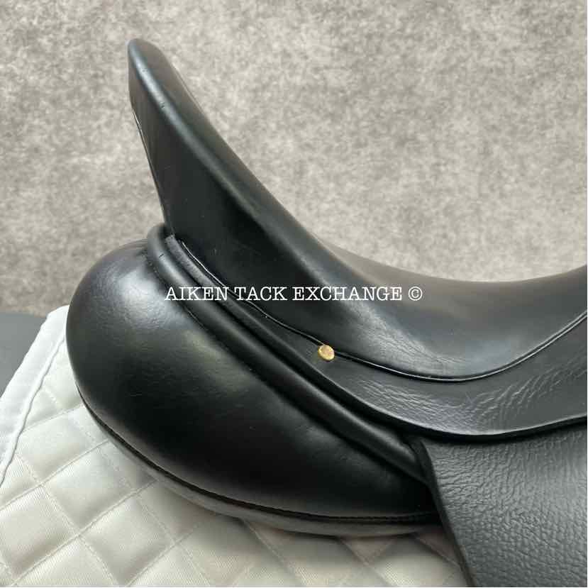 **SOLD** Albion SLK Dressage Saddle, 17.5" Seat, Medium Wide Tree, Wool Flocked Panels