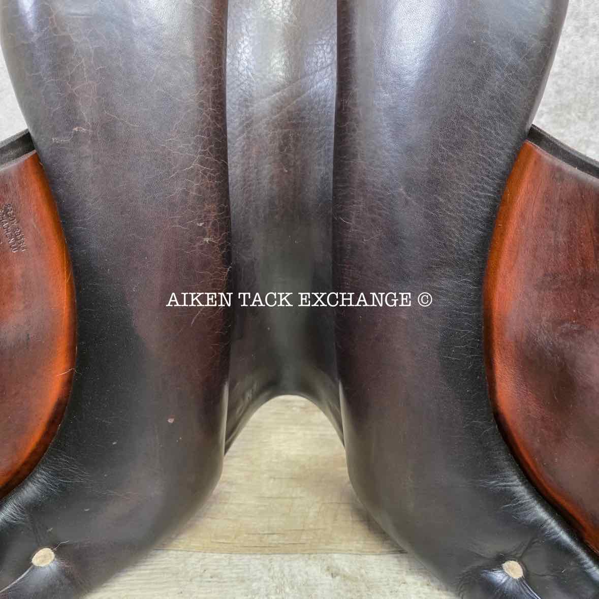 Roosli Pilatus Dressage Saddle, 17" Seat, Medium Tree, Wool Flocked Panels