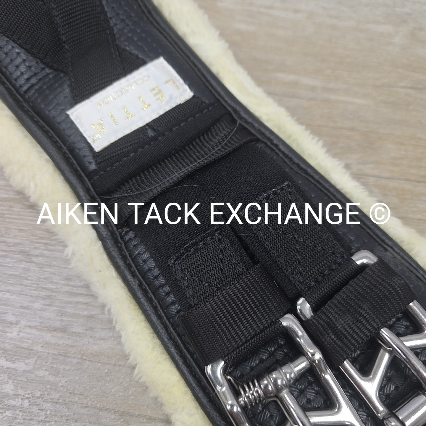 Lettia Memory Foam Sherpa Fleece Clik Dressage Girth, Black, 22"