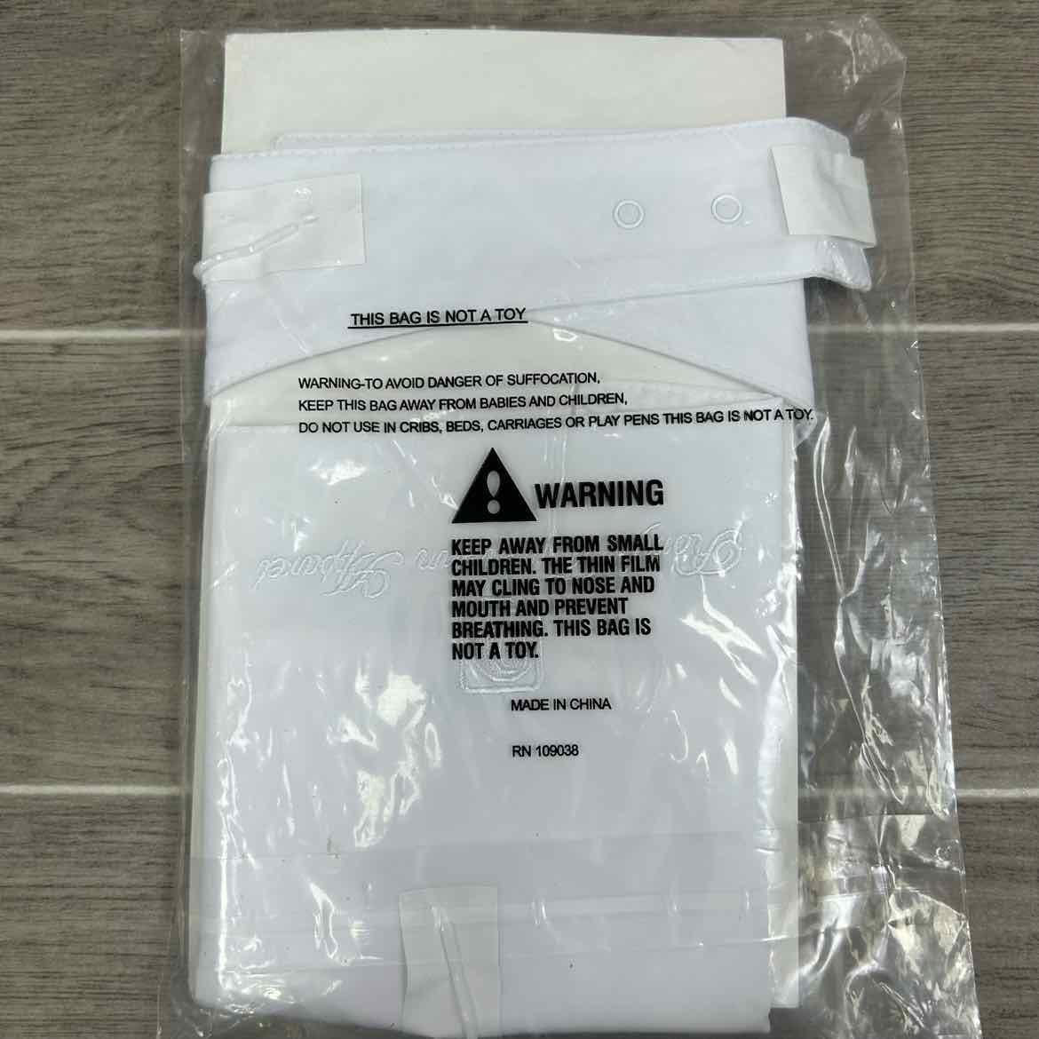 Romfh Bling Pre Tied Bling Stock Tie, White, One Size, Brand New