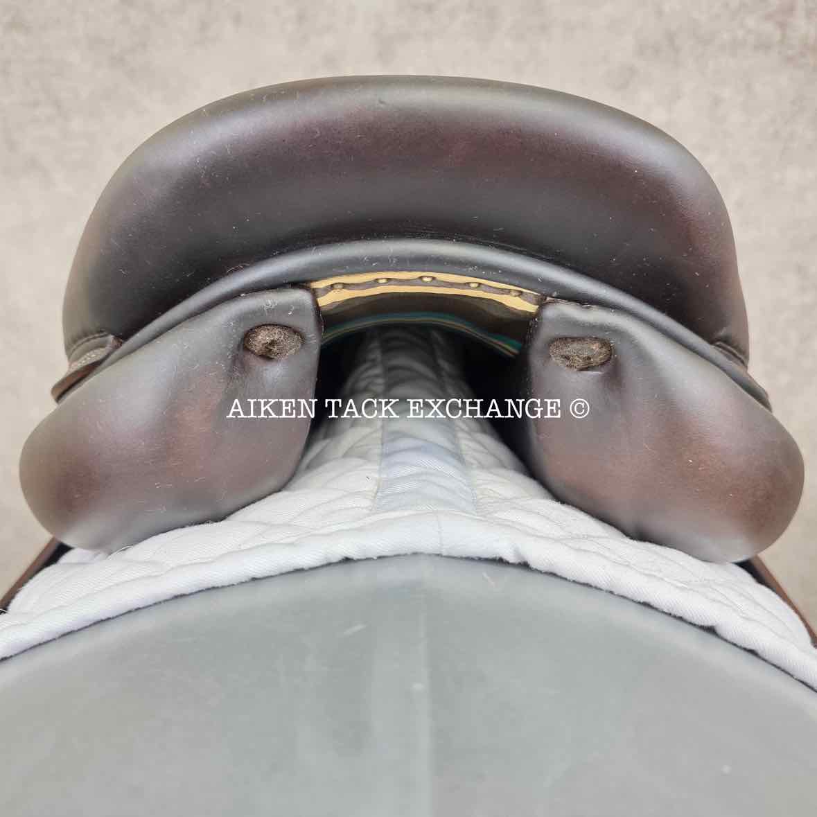 **SOLD** 2015 Voltaire Palm Beach Close Contact Jump Saddle, 17" Seat, 2A Flap, Medium Wide Tree, FIN Panels