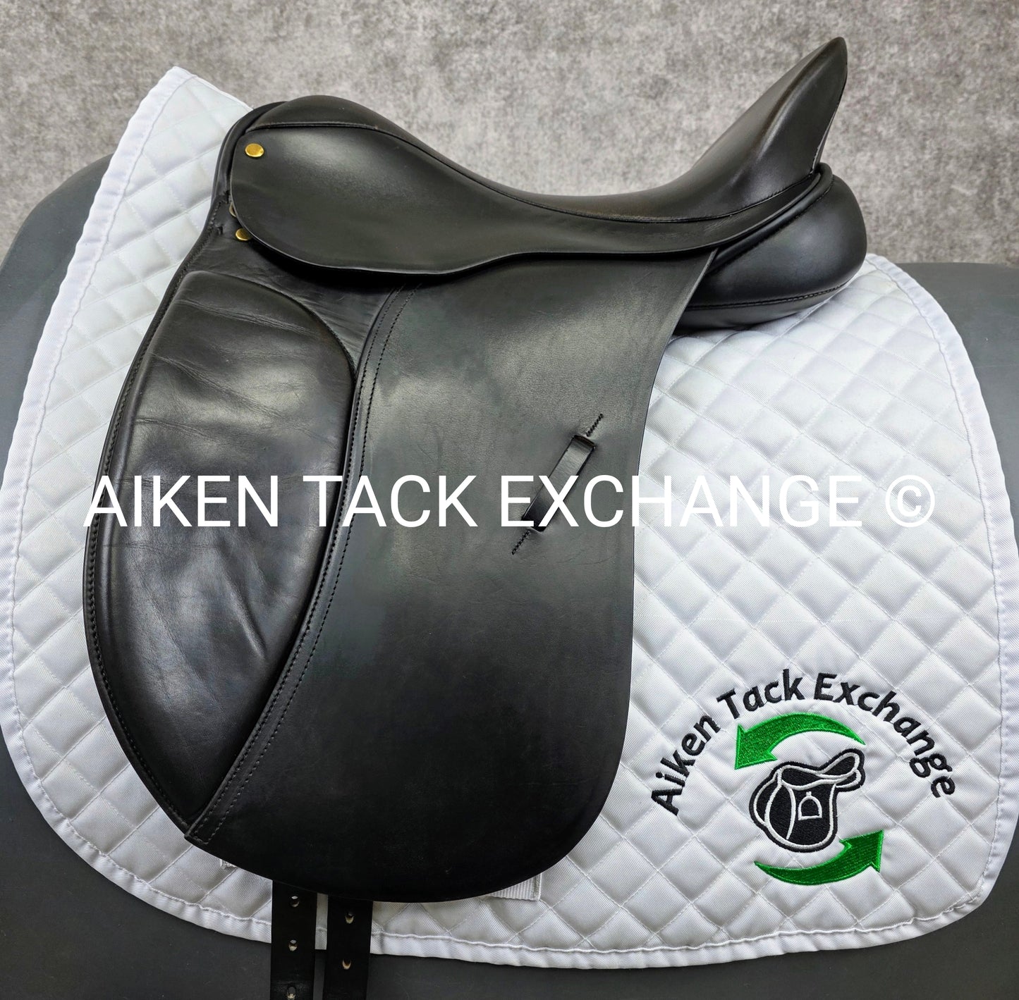 Albion Original Comfort Dressage Saddle, 17.5" Seat, Medium Wide Tree, Wool Flocked Panels