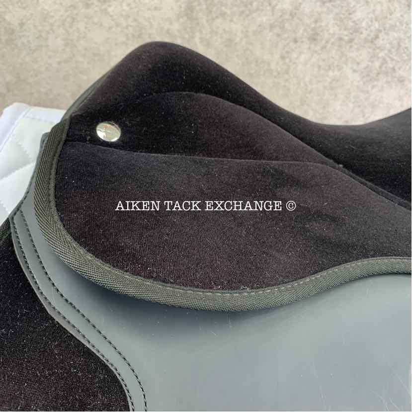 **SOLD** Thorowgood Maxam All Purpose Saddle, 17" Seat, Extra Wide Tree, Wool Flocked Panels