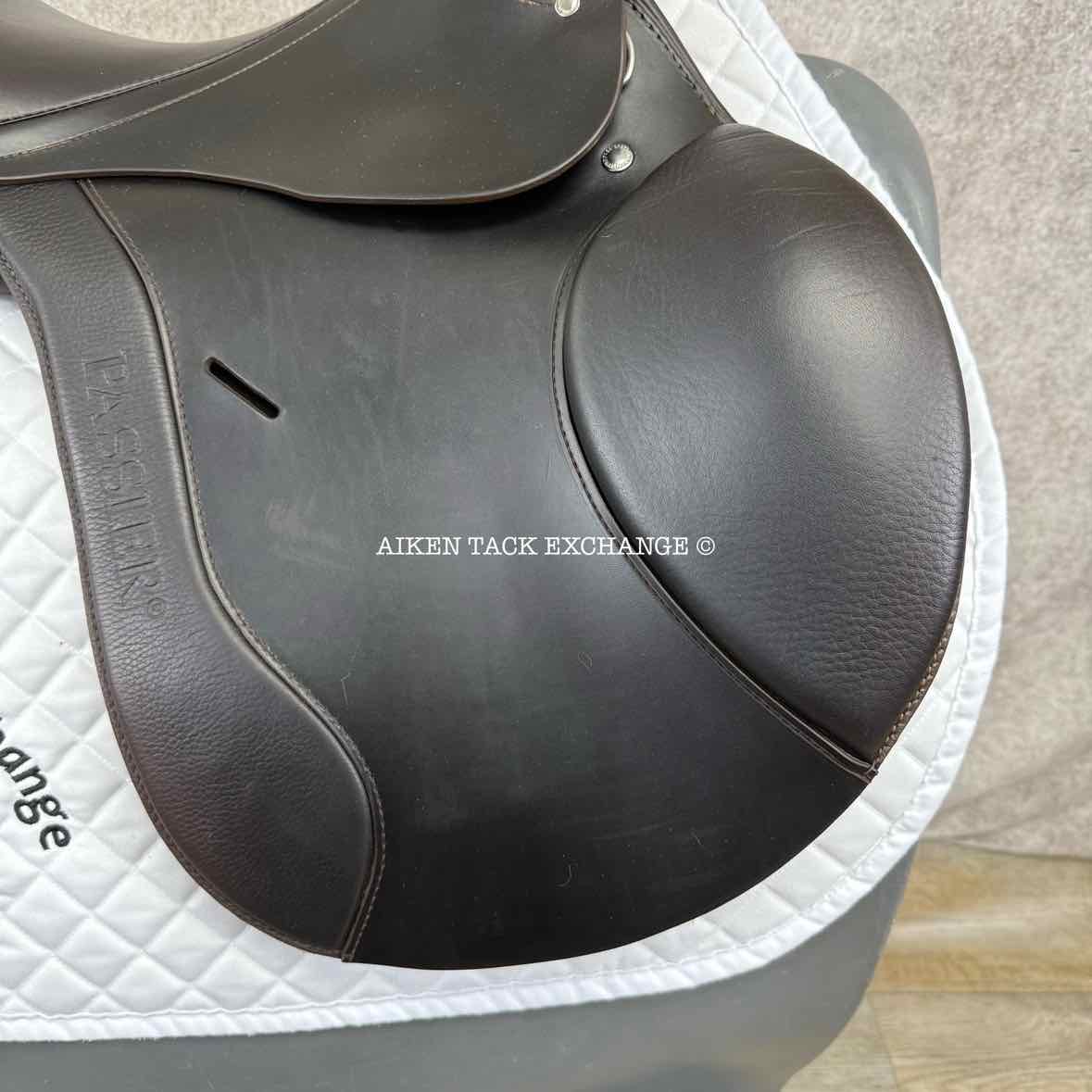 2021 Passier Performance Jump Saddle, 17.5" Seat, Medium Wide Tree, Wool Flocked Panels