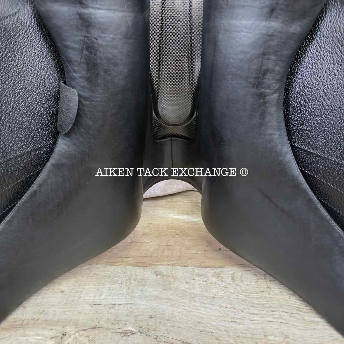 2021 Devoucoux Makila Harmonie Monoflap Dressage Saddle, 17.5" Seat - 002, 2A Flap, Dynamick Tree - Medium, D3D Panels