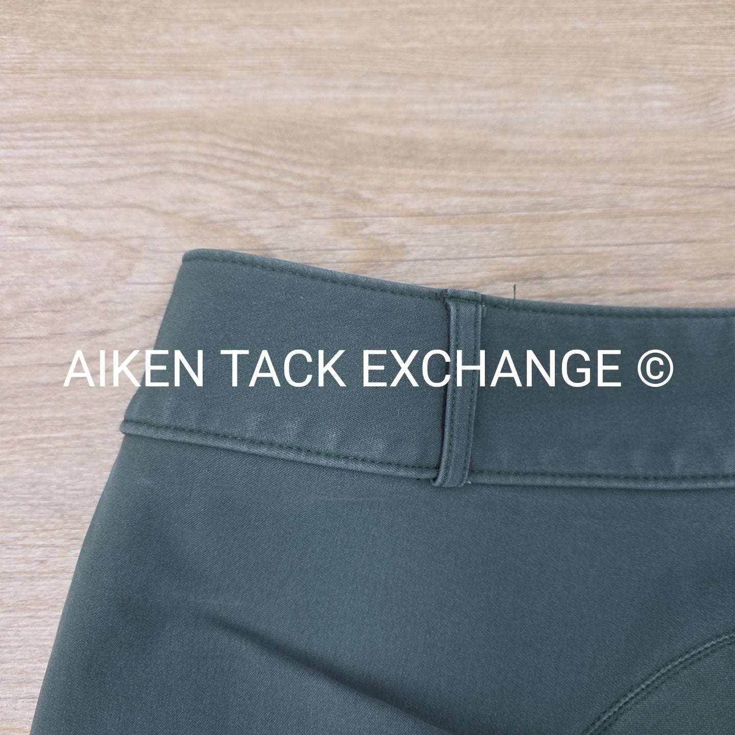 Tailored Sportsman Trophy Hunter Knee Patch Breeches, Size 32 R