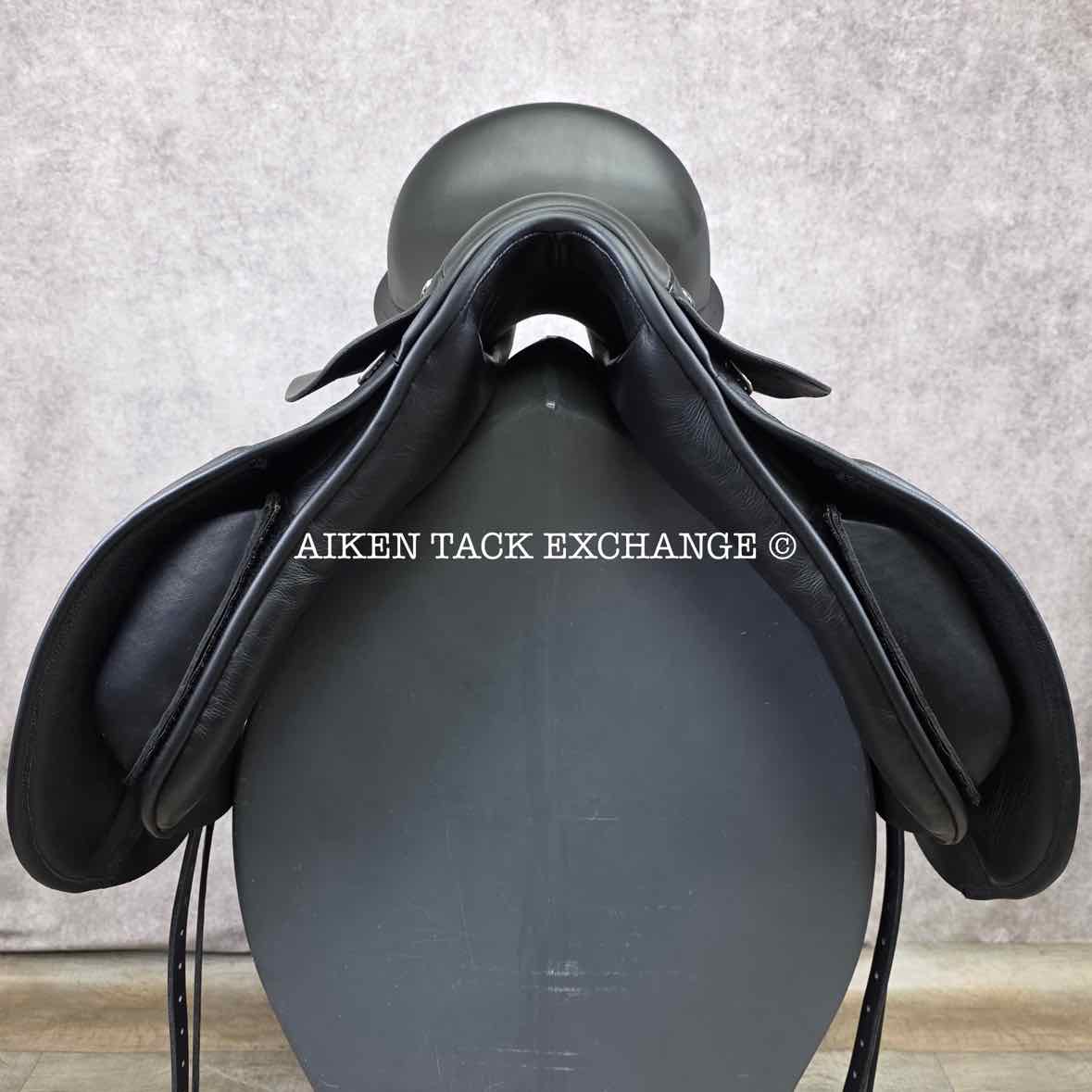 **SOLD** 2016 County Competitor Dressage Saddle, 18" Seat, Narrow Tree, Wool Flocked Skid Row Panels