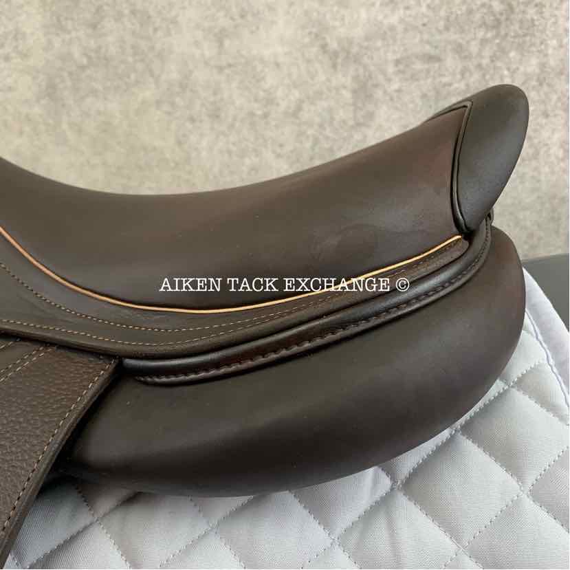 2023 CWD SE32 2GS Mademoiselle Close Contact Jump Saddle, 17.5" Seat - S2, 2L Flap, Dynamik Flex Tree - Medium, Foam Panels, Full Buffalo Leather