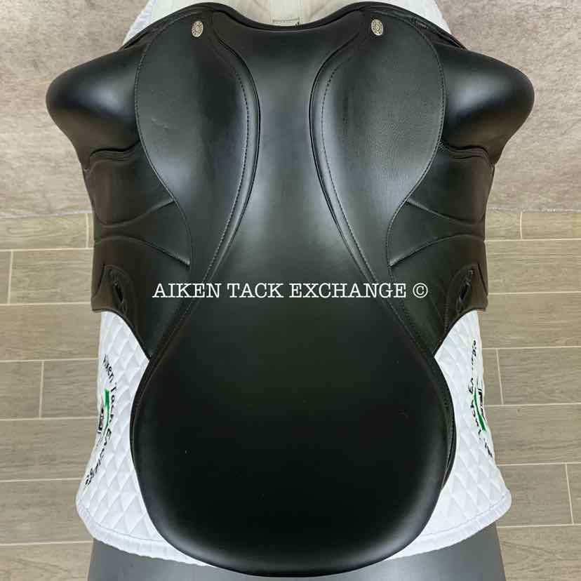 **SOLD** 2018 Equipe Oracle Monoflap Dressage Saddle, 18" Seat, Medium Wide Tree, Foam Panels