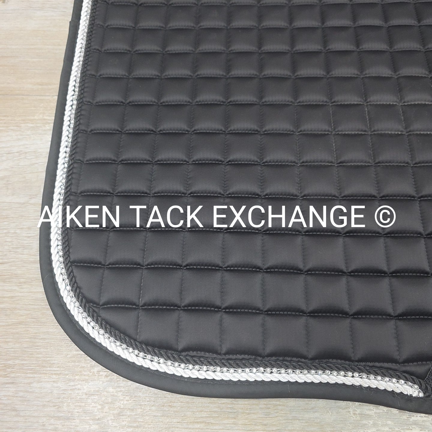 Professionals Choice Satin Jump Saddle Pad