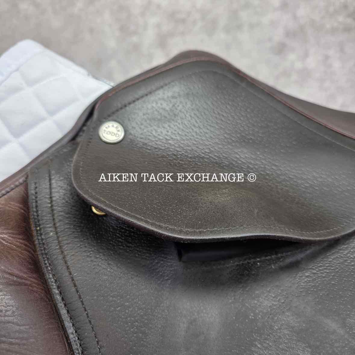 Mark Todd Close Contact Jump Saddle, 17.5" Seat, Medium Narrow Tree, Wool Flocked Panels