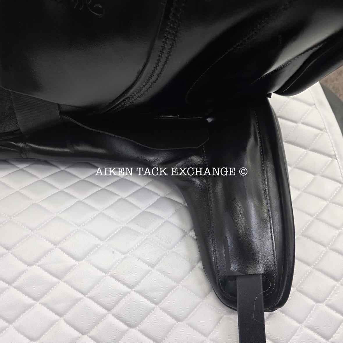 **SOLD** 2019 Custom Saddlery Wolfgang Solo MKII Monoflap Dressage Saddle, 17" Seat, Adjustable Tree, Wool Flocked Panels