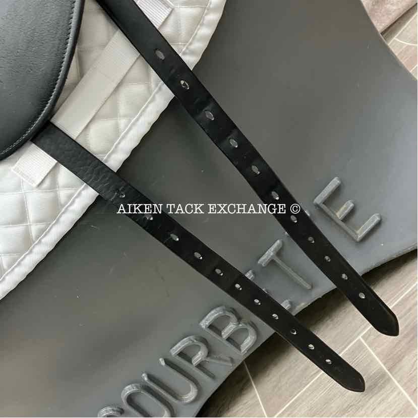 2018 Custom Saddlery Icon Star Monoflap Dressage Saddle, 17" Seat, Short Flap, Adjustable Tree, Wool Flocked Panels