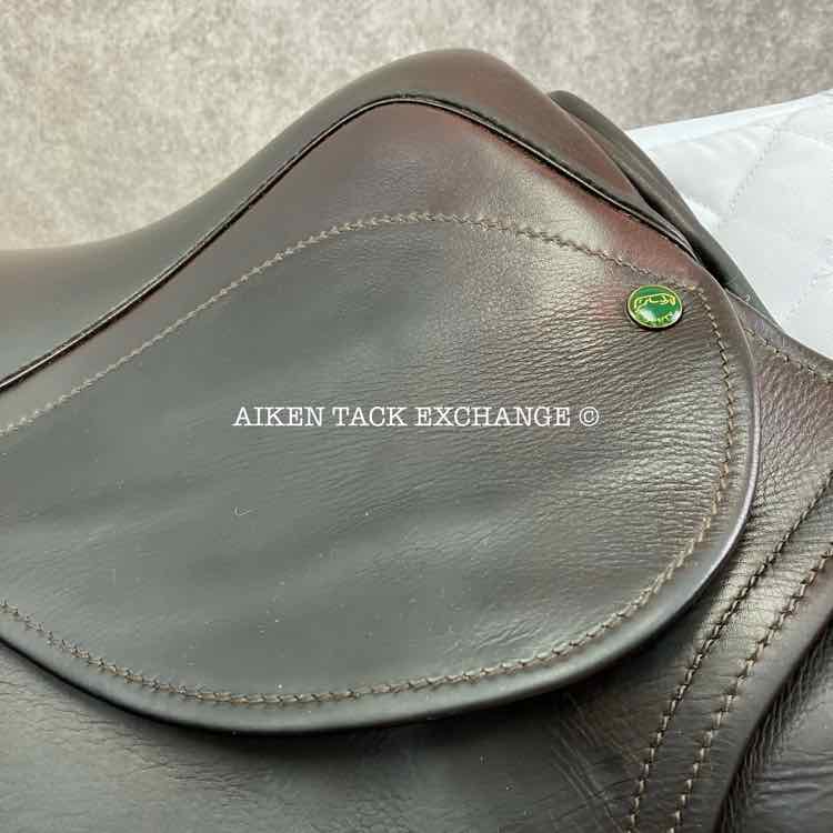 2017 County Solution H/J Close Contact Jump Saddle, 17.5" Seat, Forward Flap, Medium Tree, Wool Flocked Panels