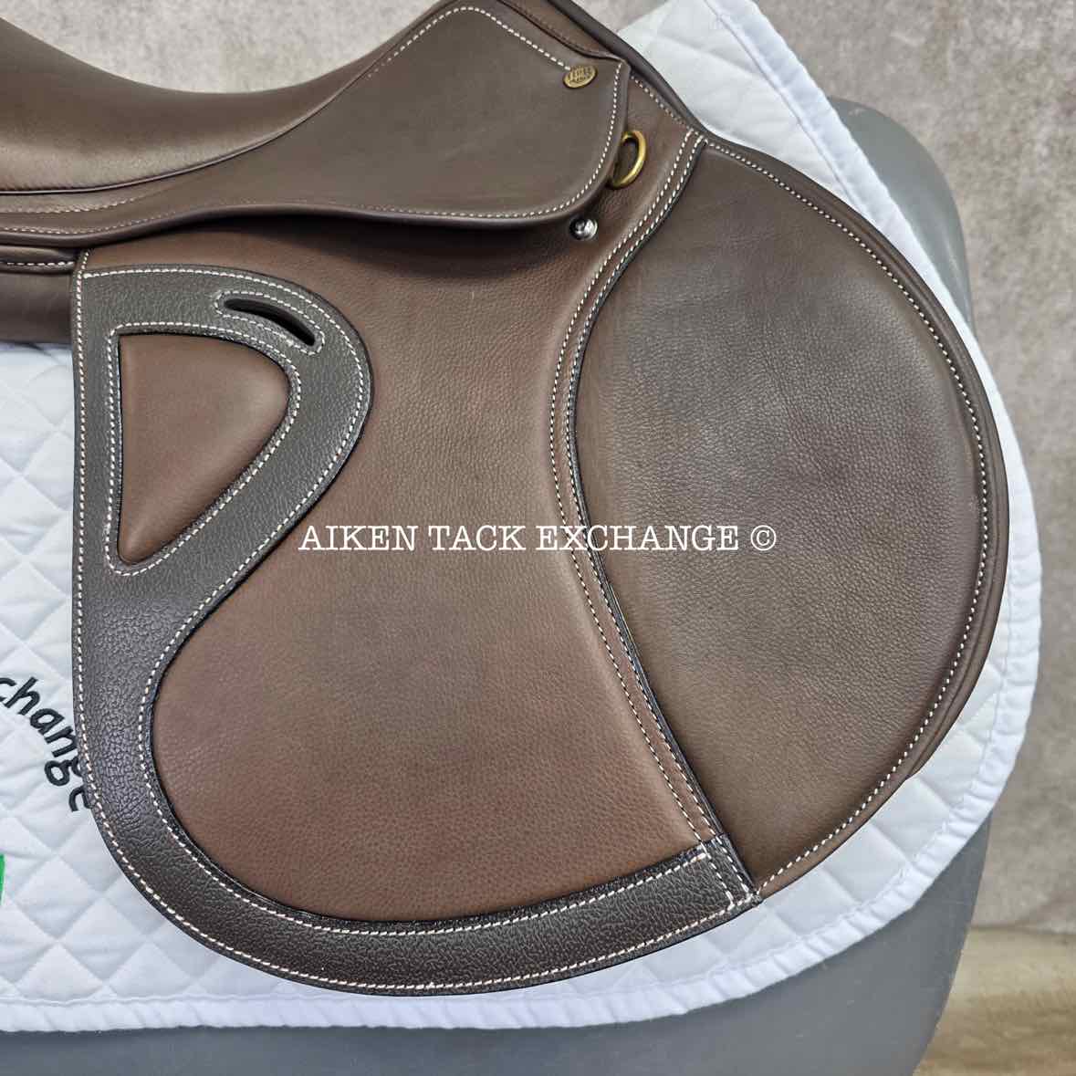 HDR - Henri de Rivel Evolution IGP Close Contact Jump Saddle, 17" Seat, Adjustable Tree - Changeable Gullet, Foam Panels