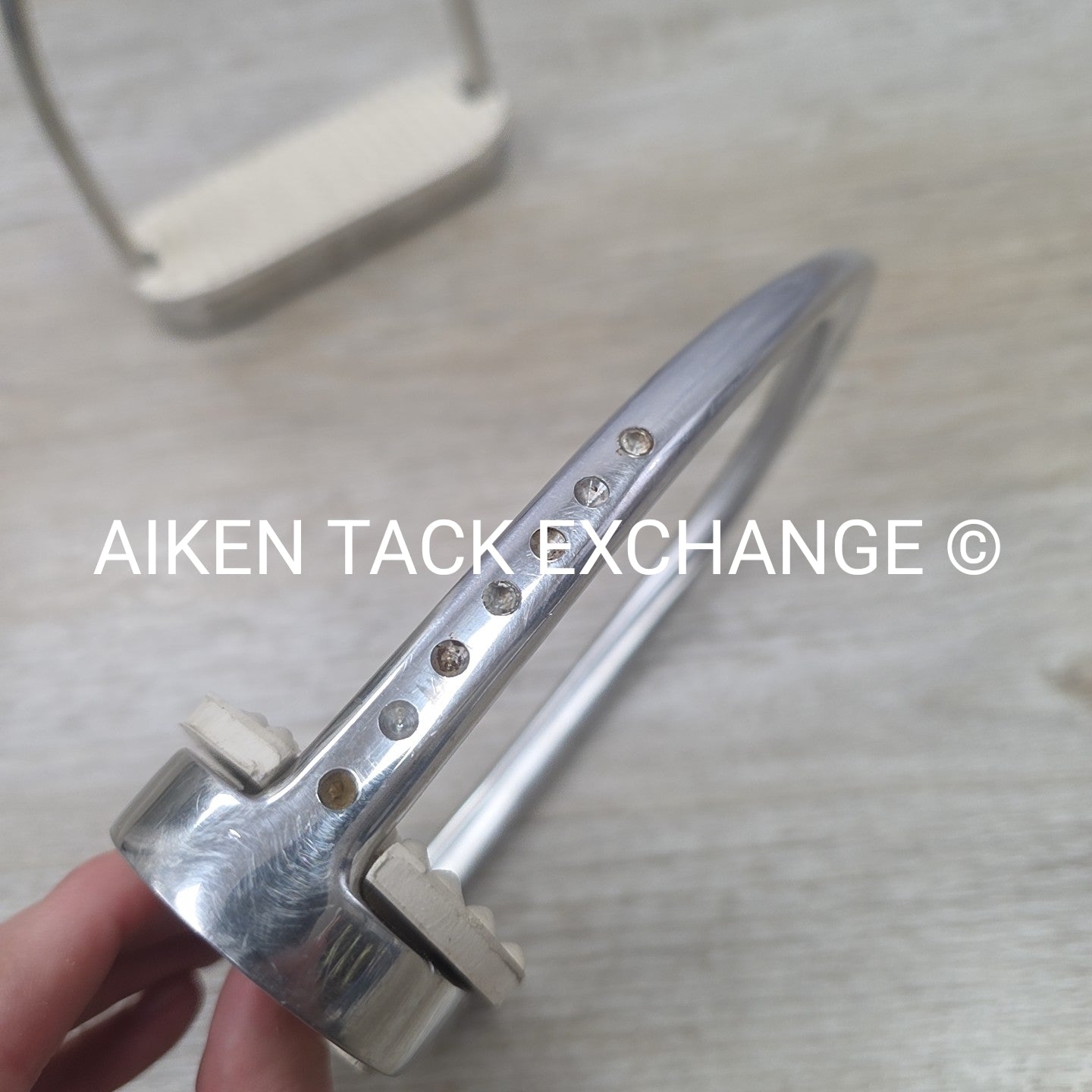 Intec Fillis Stirrup Irons, 4.75" (Missing Bling)