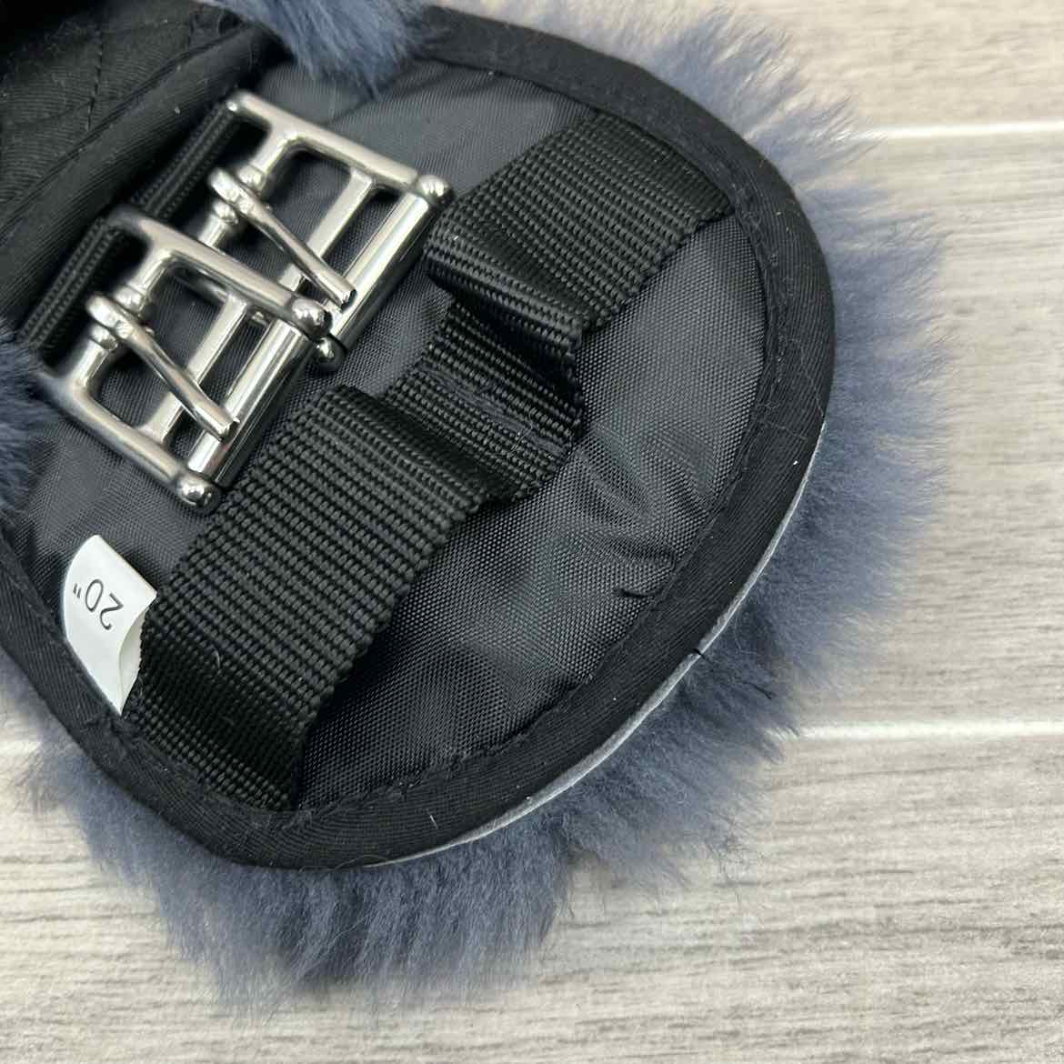 CAS Equestrian Sheepskin Girth, Black & Grey, 20"