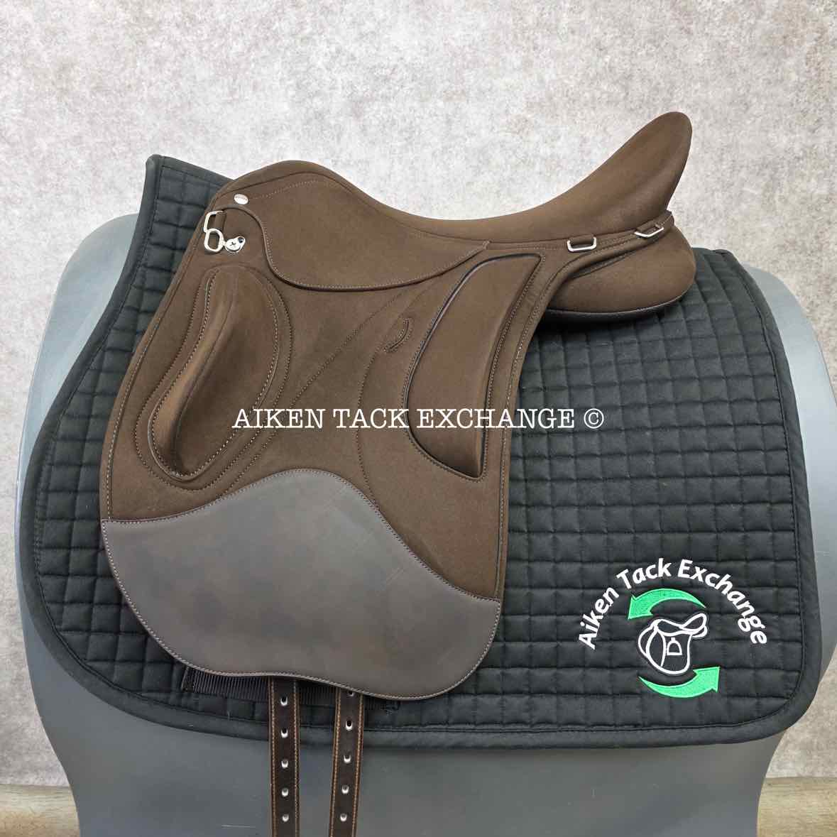 2024 Wintec Pro Endurance Saddle with HART, 18" Seat, Adjustable Tree - Changeable Gullet, CAIR Panels