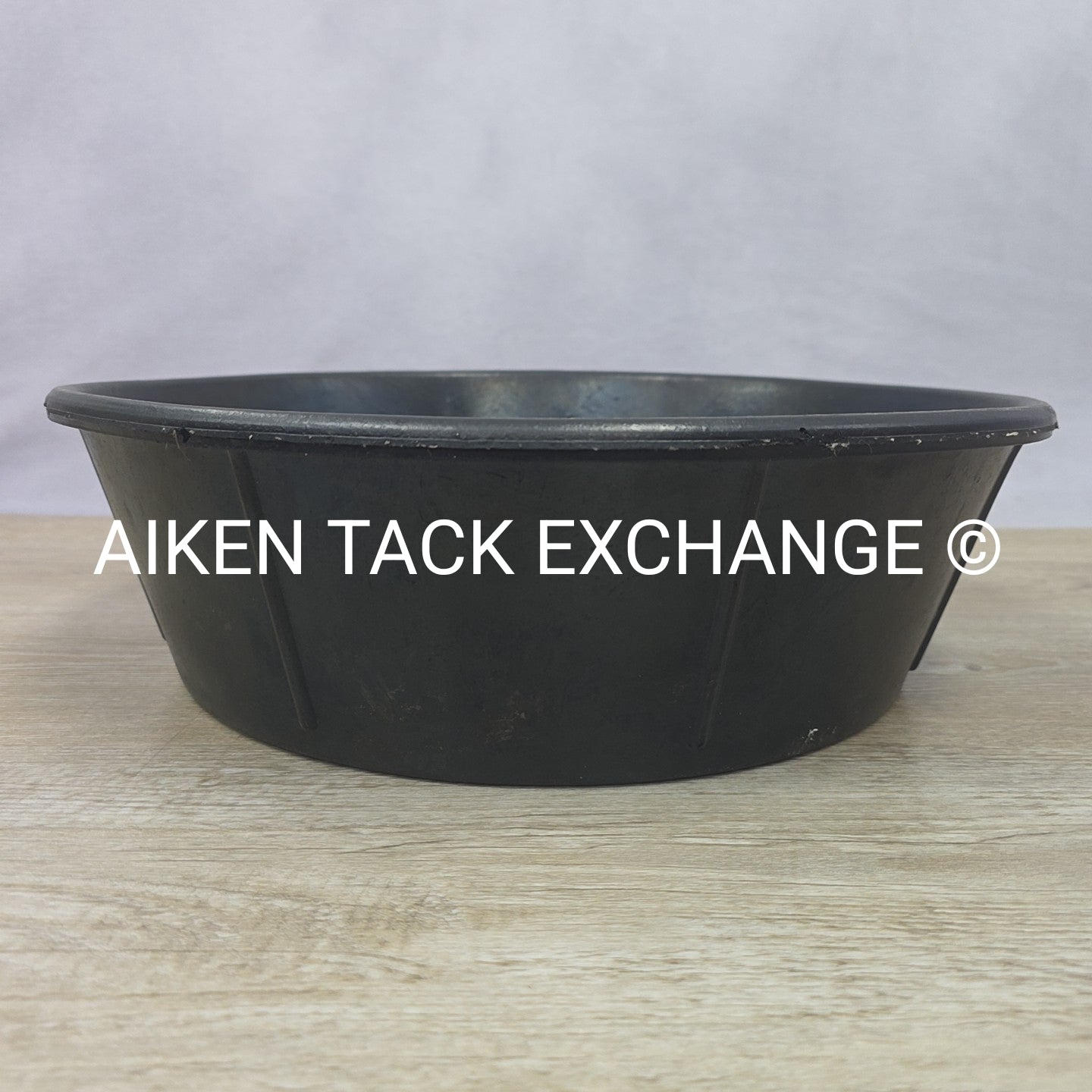 Rubber Round Feeder