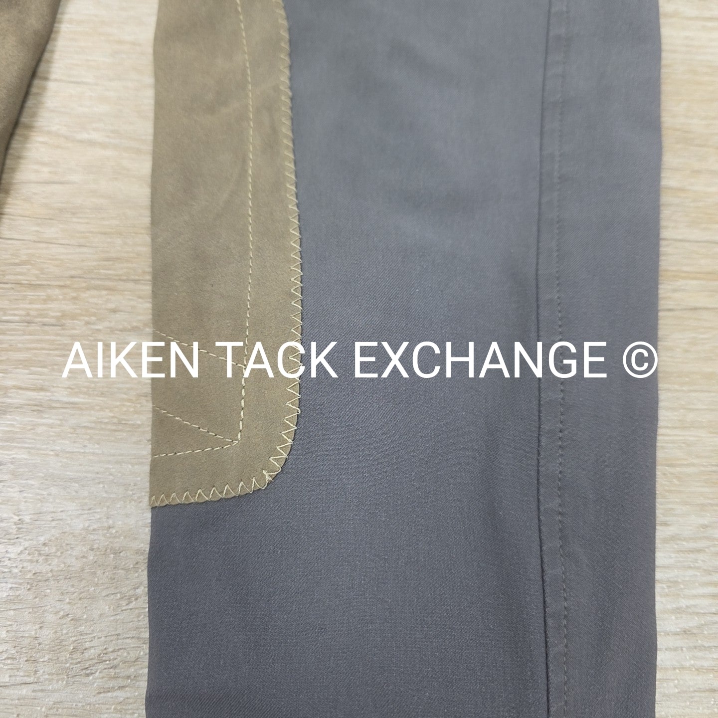 Tailored Sportsman Front Zip Trophy Hunter Knee Patch Breeches, Size 14