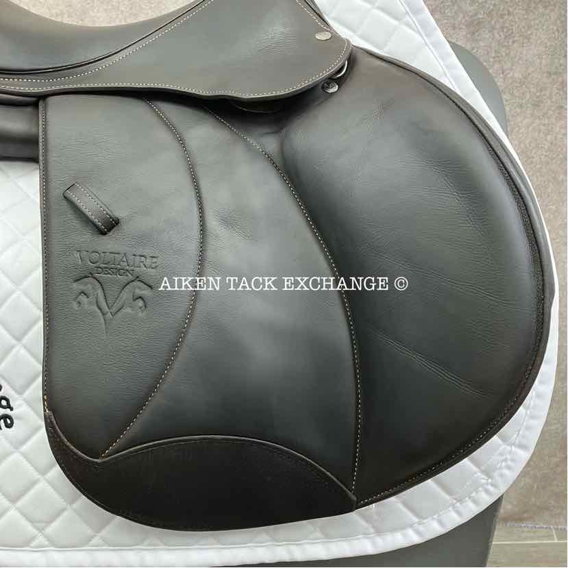 2022 Voltaire Stuttgart Close Contact Jump Saddle, 17.5" Seat, 3AA Flap, Medium Wide Tree, PRO Panels, Full Buffalo Leather
