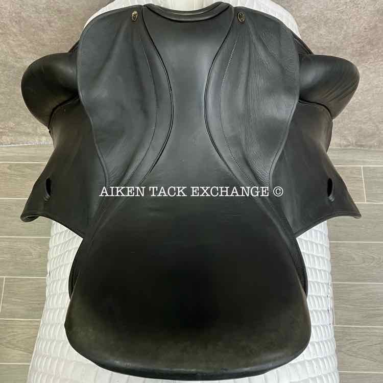 2005 County Perfection Dressage Saddle, 17.5" Seat, Adjustable Flap, M/MN Tree, Wool Flocked Panels