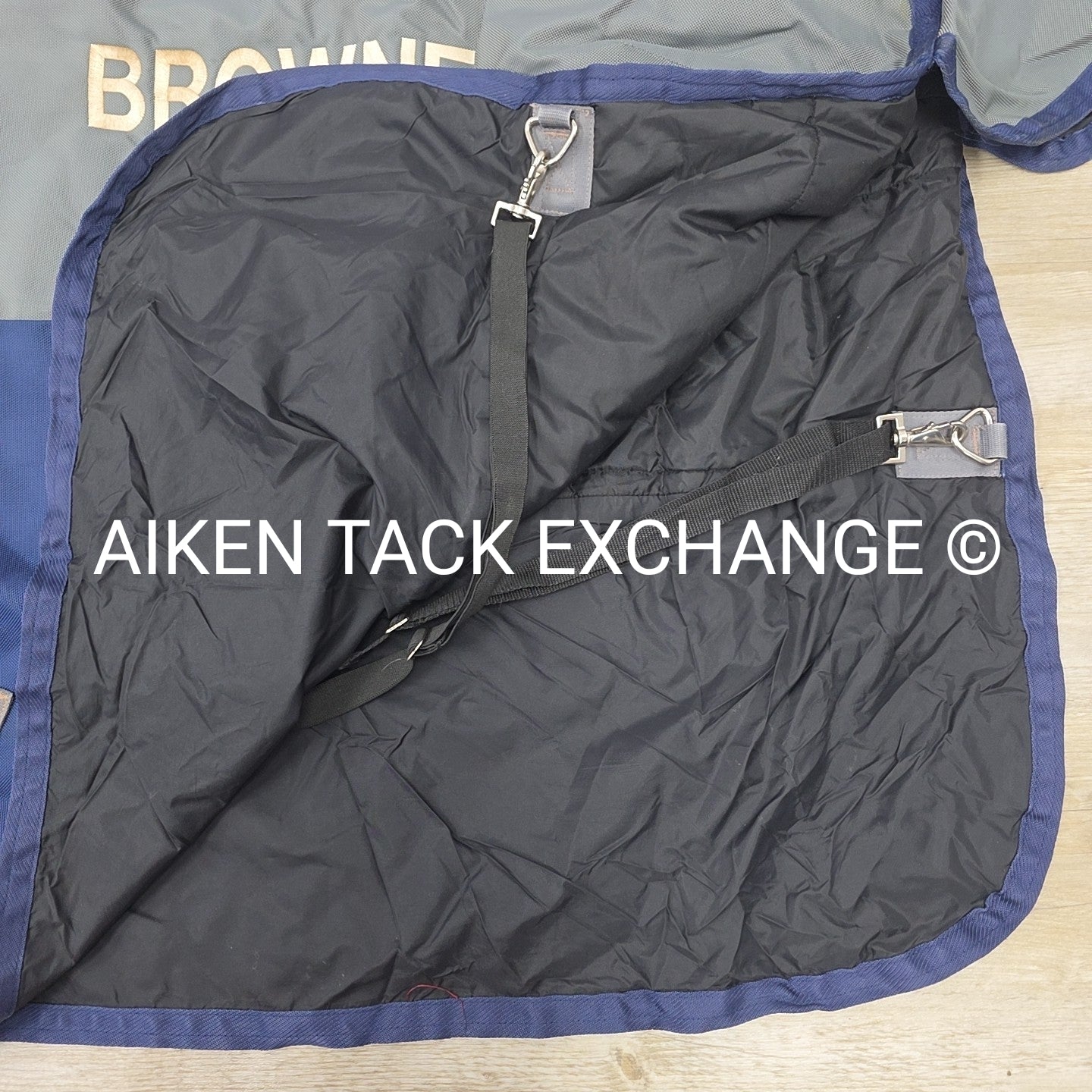 Dover Saddlery Riders International Medium / Heavy Weight Turnout Blanket with 2