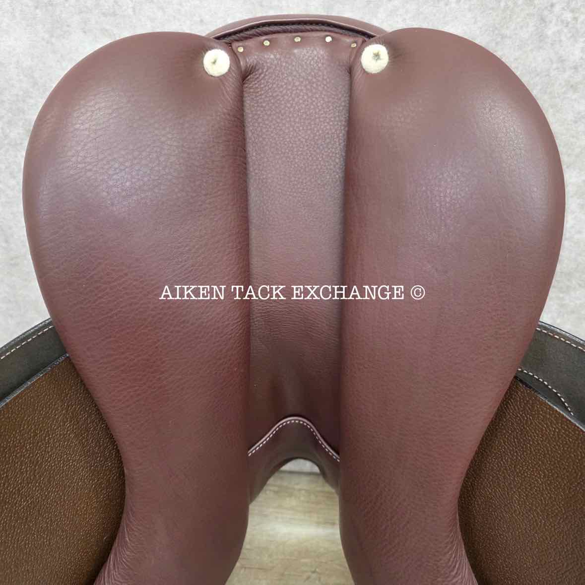 **SOLD** HDR - Henri de Rivel Club Close Contact Plus Saddle, 16.5" Seat, Adjustable Tree - IGP Changeable Gullet, Foam Panels