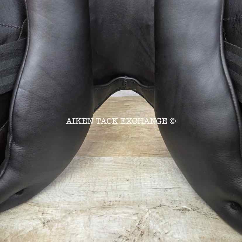 2022 Circuit by Dover Saddlery Premier Monoflap Jump Saddle, 17" Seat, Medium Wide Tree, Wool Flocked Panels