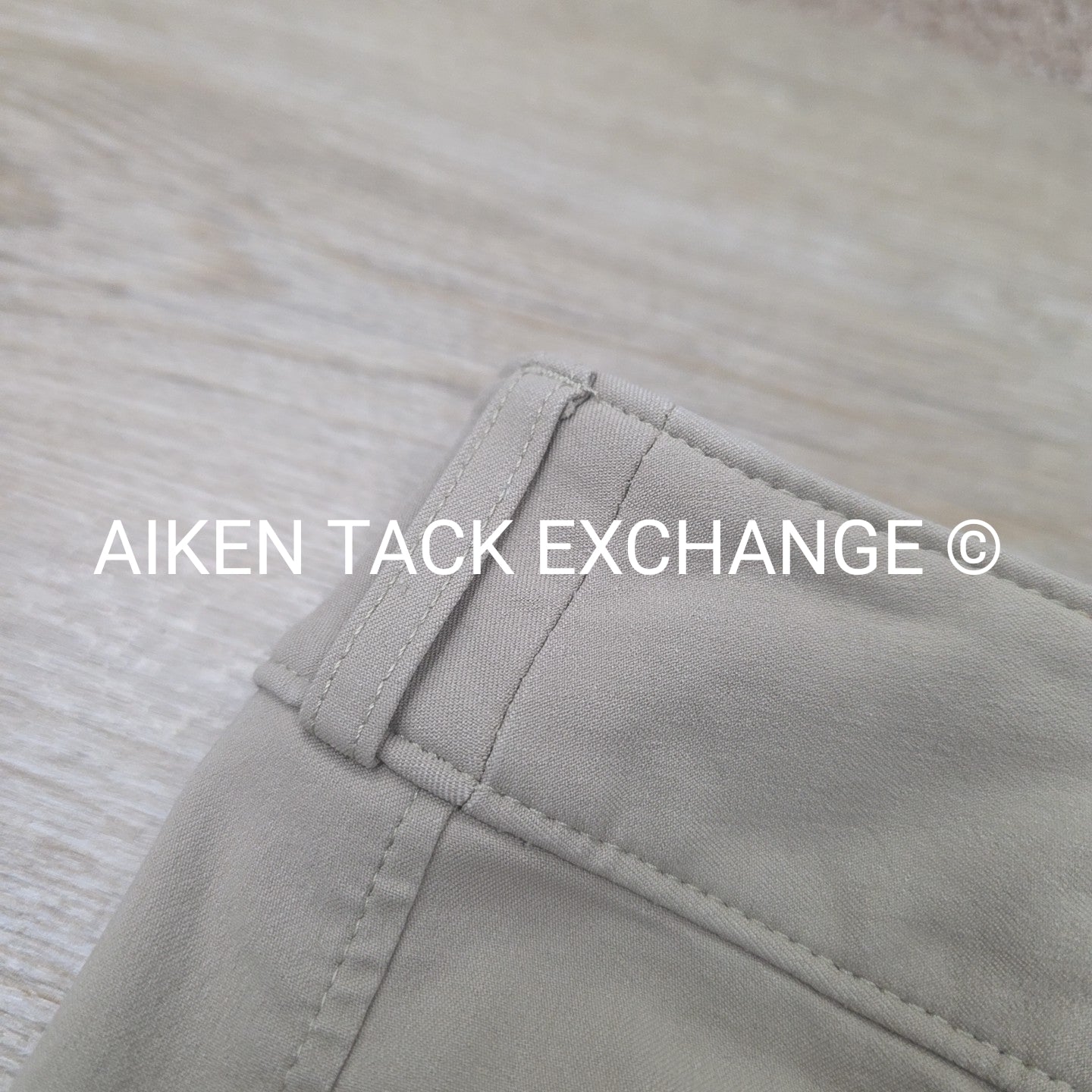 Tailored Sportsman Trophy Hunter Knee Patch Breeches, Size 14 R