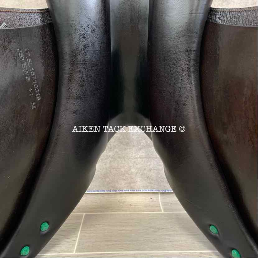 **SOLD** 2018 Equipe Synergy Special Close Contact Jump Saddle, 17.5" Seat, Forward Flap, Medium Wide Tree, Foam Panels