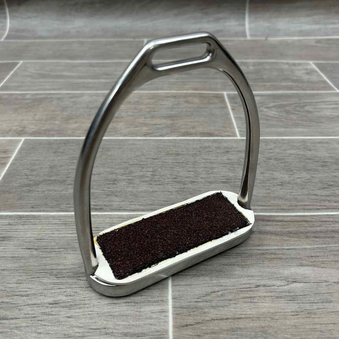 Fillis Stirrup Irons with Sure Grip Stirrup Pads, 4.75"